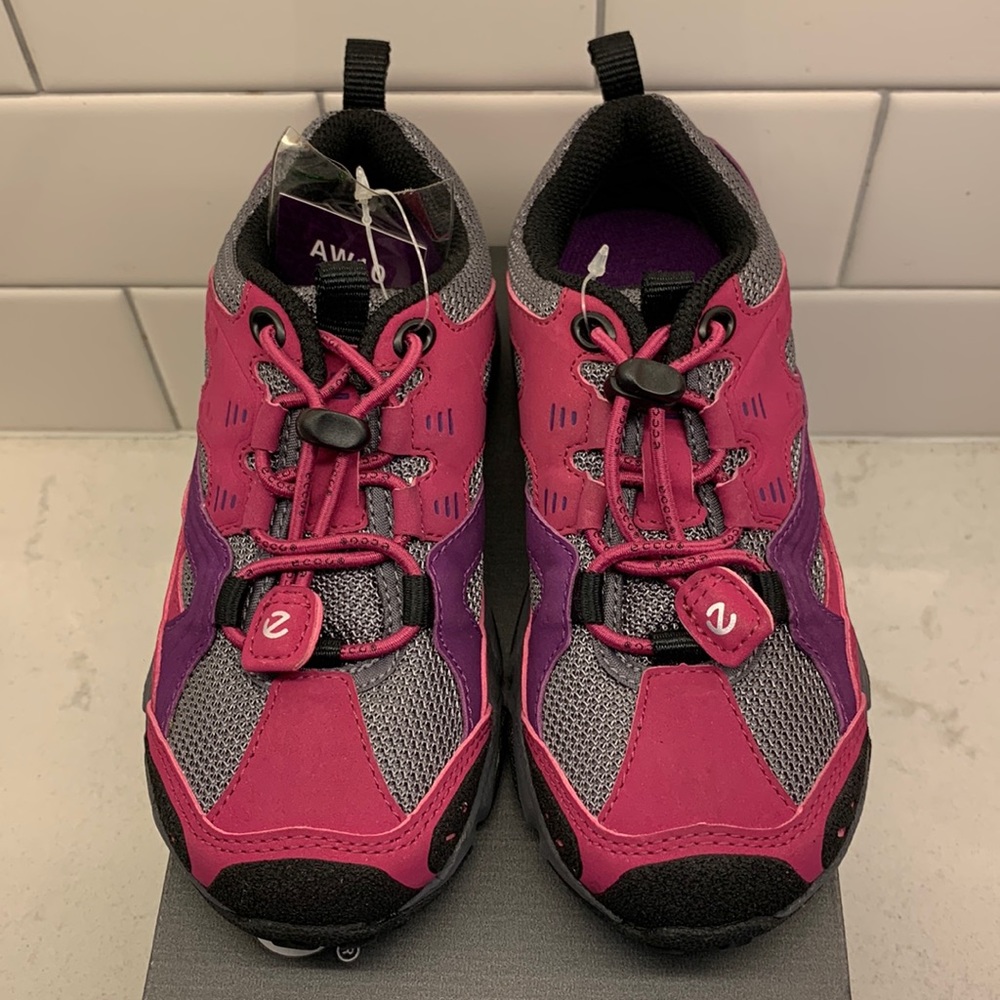 Ecco Fast Trail Running Shoe Girls size 28 EU Fuschia colour